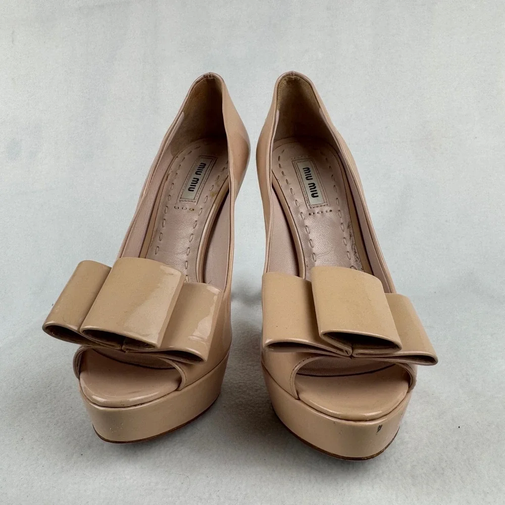 Miu Miu Womens Nude Beige Patent Leather Peep Toe Platform Bow‎ Heels Size 37